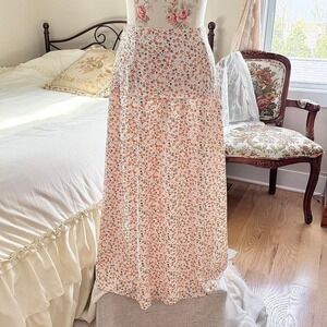 floral maxi skirt  modern white floral maxi skirt size small